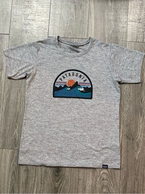 Patagonia Heather Gray Tee with Sunset Mountain & Wave Patch- Kids Unisex Small